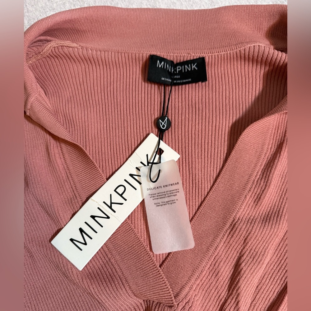 MinkPink Ribbed Collared Deepβ V-Neck Top π - Picture 4 of 8